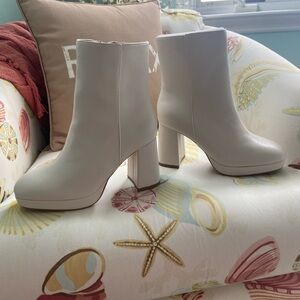 Elegant White Ankle Boots